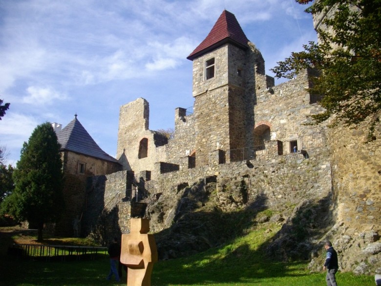 hrad a zámek Klenová